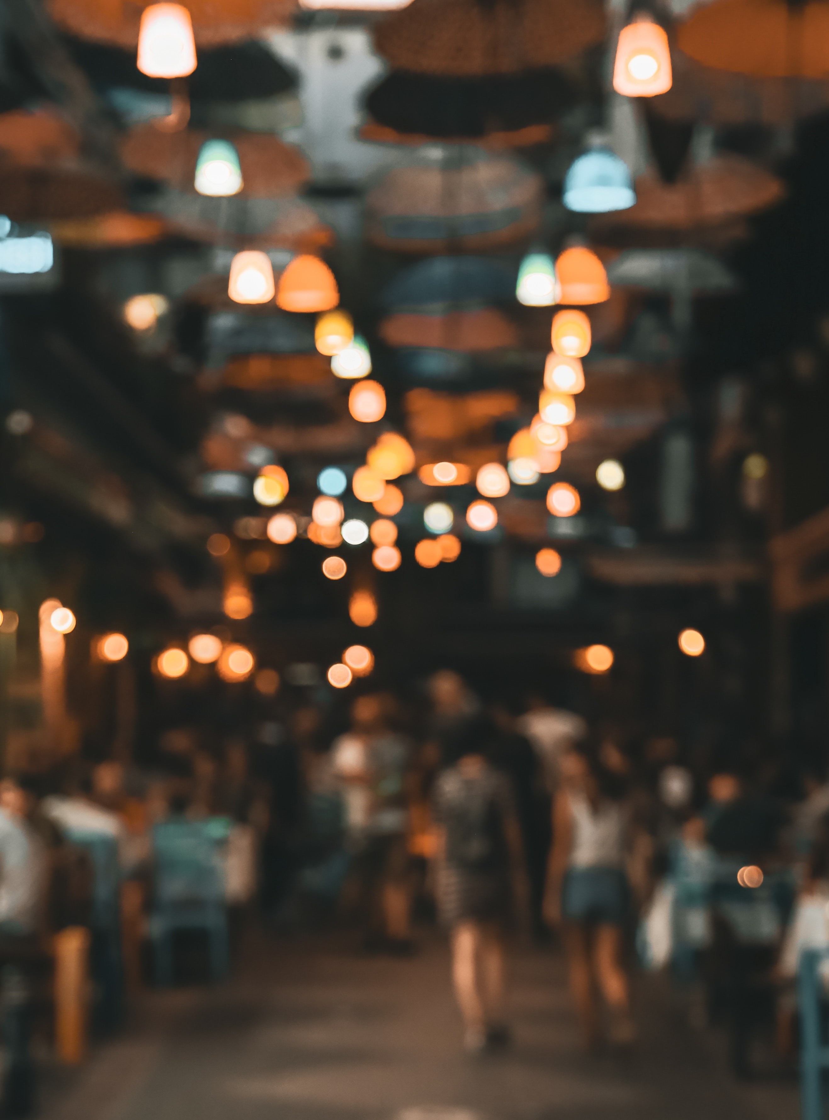 https://trainingcoachingsquare.be/organisations/wp-content/uploads/sites/8/2020/02/blur-people-walking-2237190.jpg